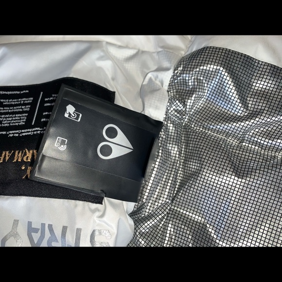 LIMITED-EDITION WHITE MOOSE KNUCKLE PUFFER JACKET - Picture 4 of 12